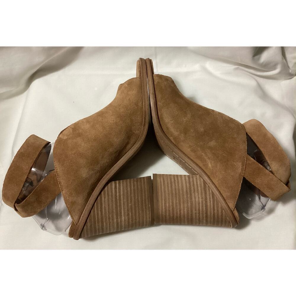 Marc fisher Suede, block heel, peep toe, buckle strap closure sandals - Picture 4 of 6